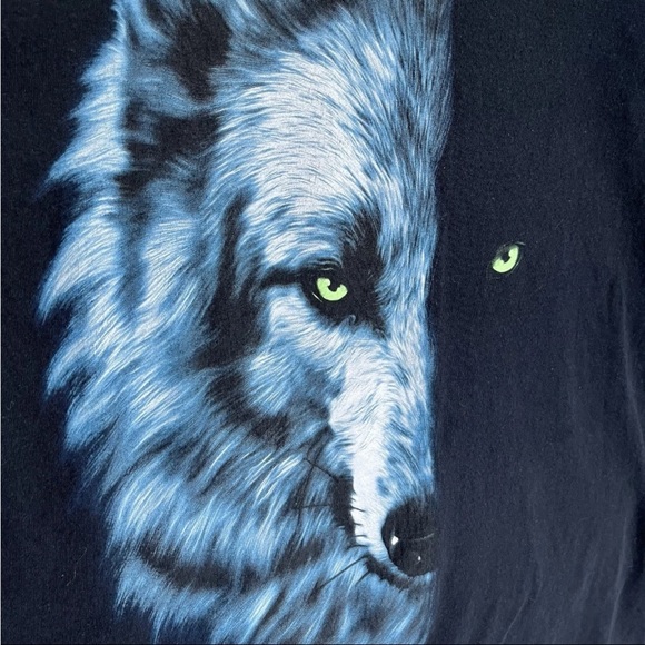 Vtg Wolf T Shirt Men Sz L Black Two Face White Blue Green Glowing Eyes Tribal EC - Picture 3 of 7